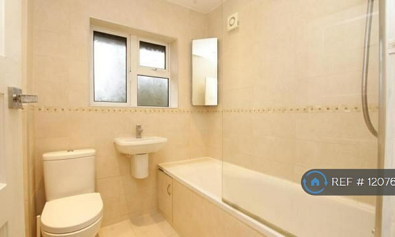 3 Bedroom House In L...