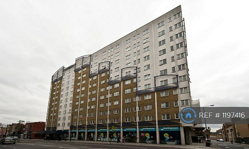 2 Bedroom Flat In Co...