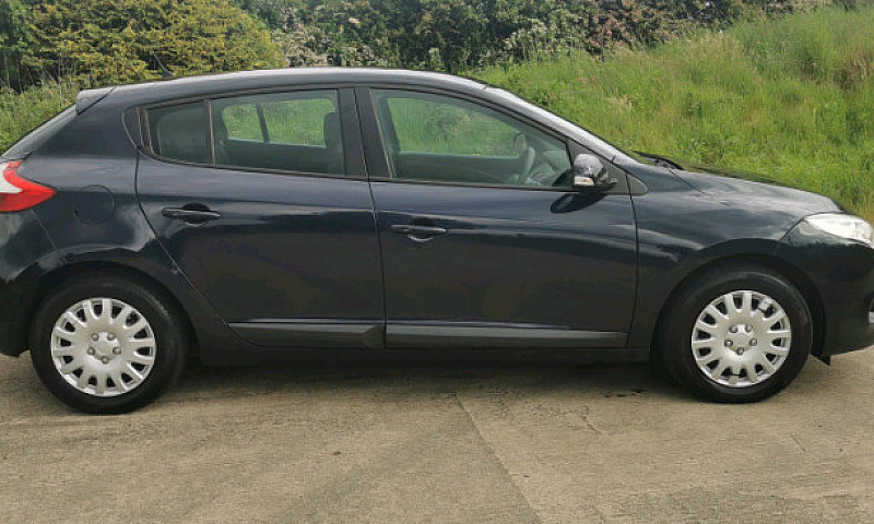 2010 Renault Megana ...