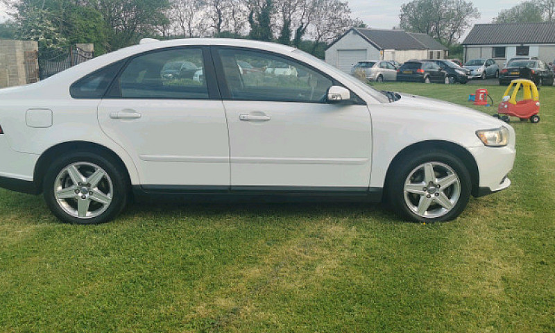 Late 2008 Volvo S40 ...