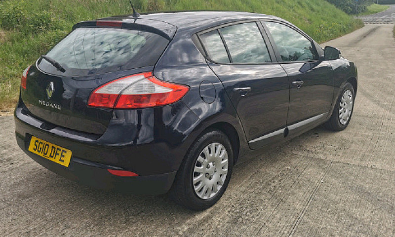 2010 Renault Megana ...