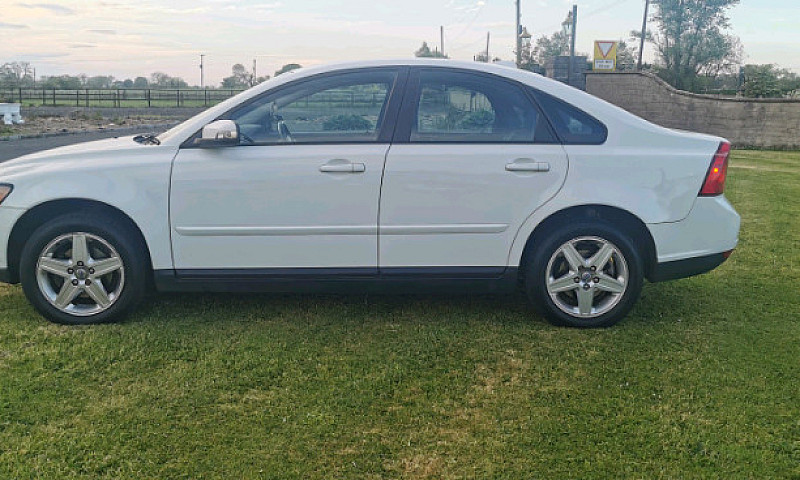 Late 2008 Volvo S40 ...