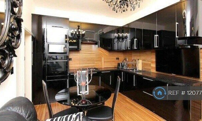2 Bedroom House In T...