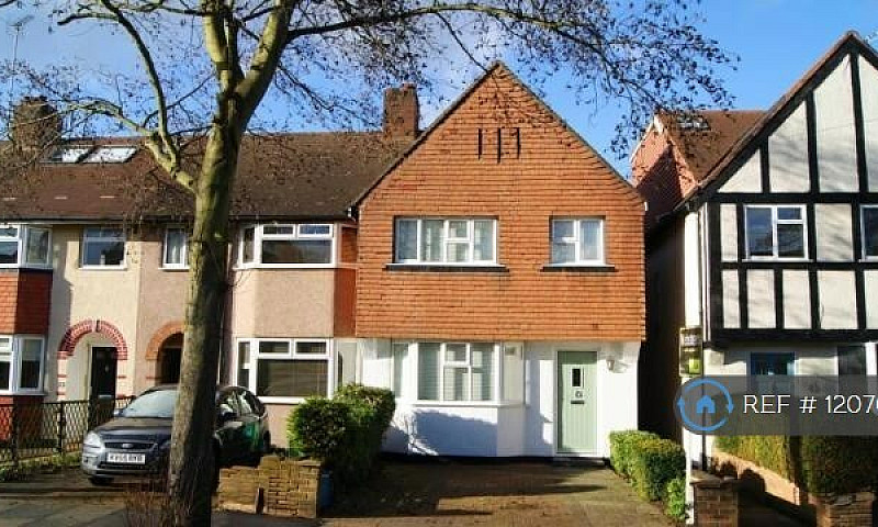 3 Bedroom House In L...