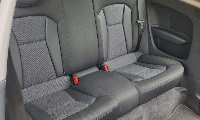 Audi A1 1.6Tdi...