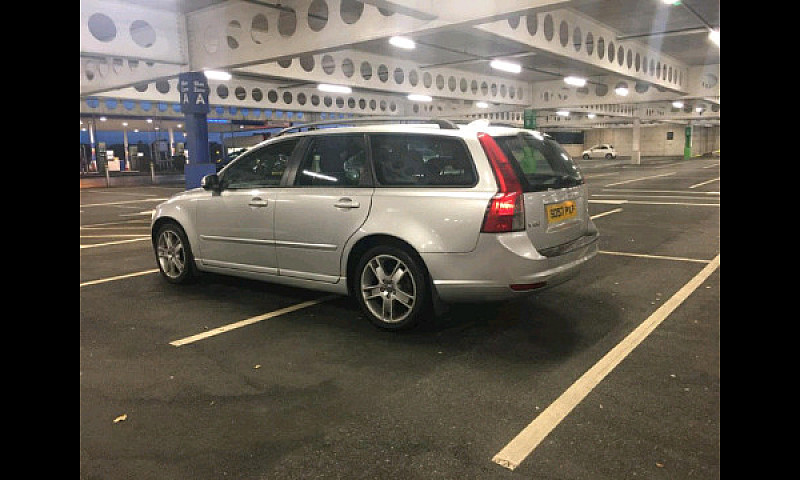 Volvo V50...