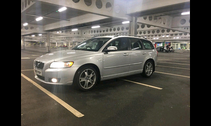 Volvo V50...