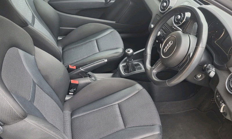 Audi A1 1.6Tdi...