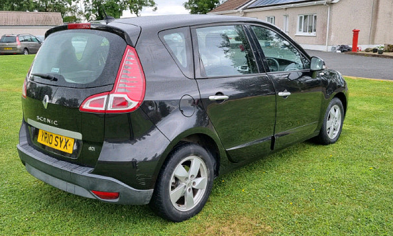 2010 Renault Scenic ...