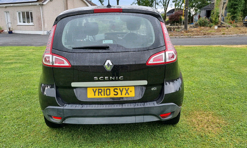 2010 Renault Scenic ...