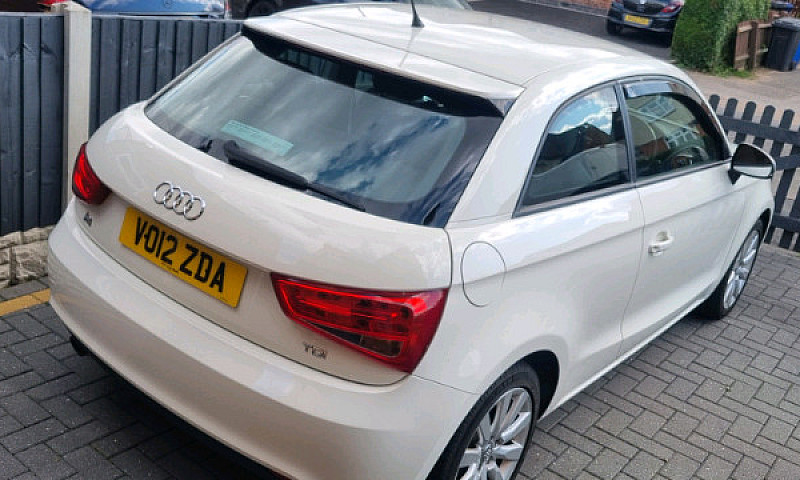 Audi A1 1.6Tdi...