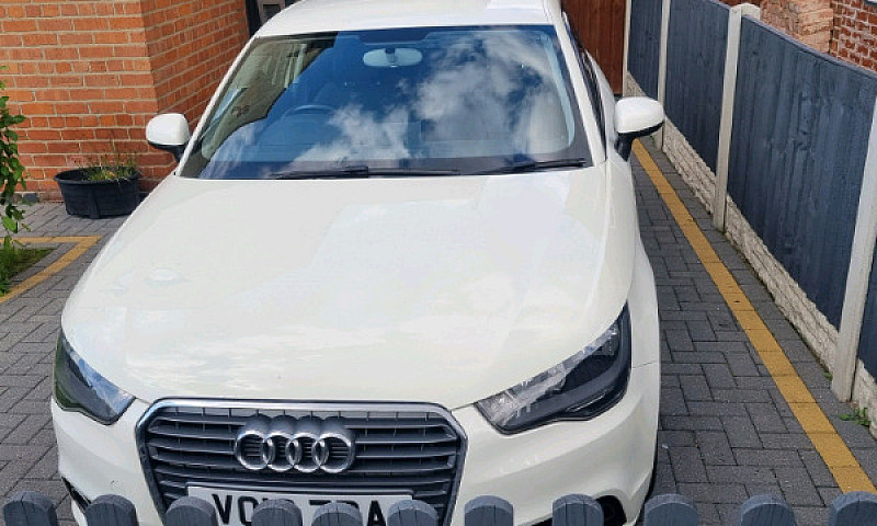 Audi A1 1.6Tdi...