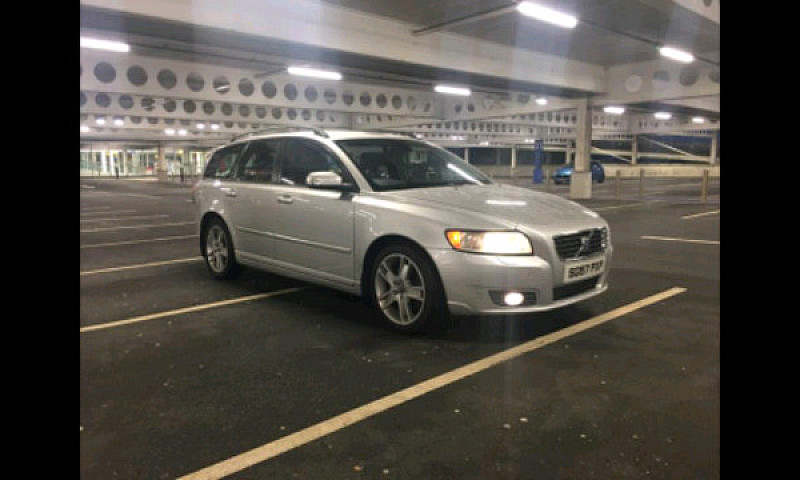 Volvo V50...