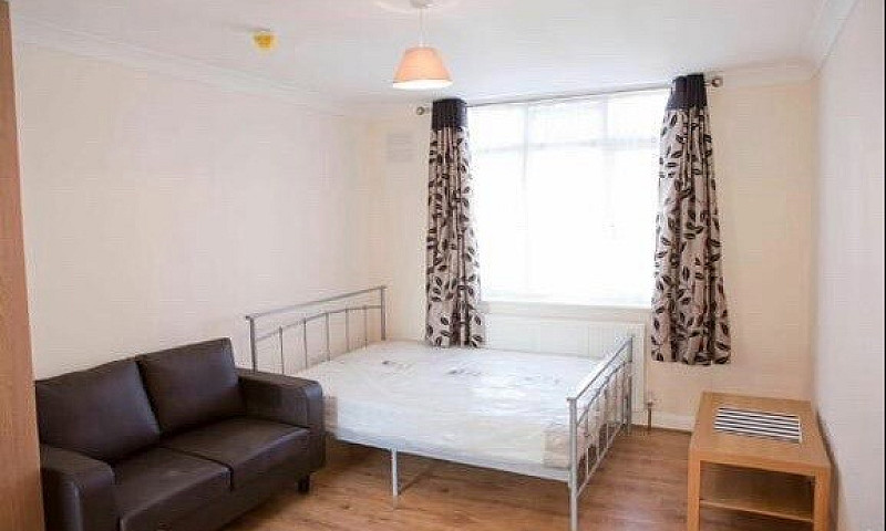 A Clean Ensuite Room...