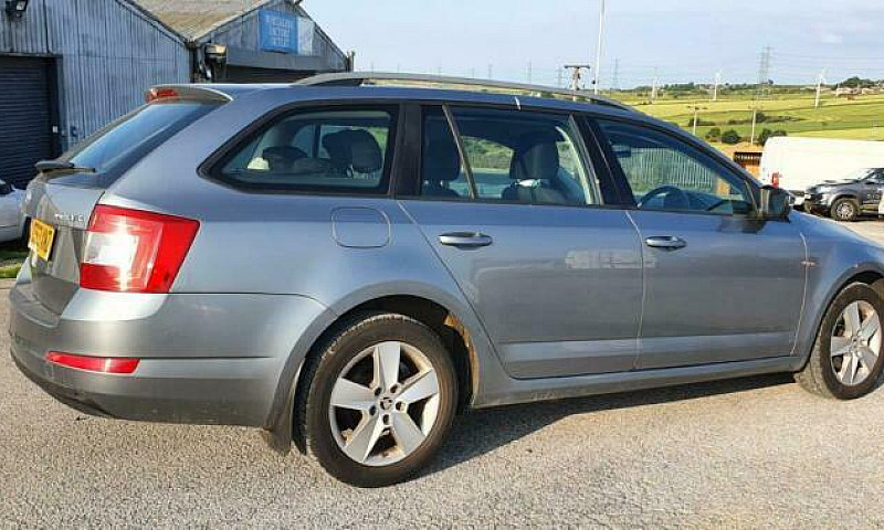 2013 Skoda Octavia 1...