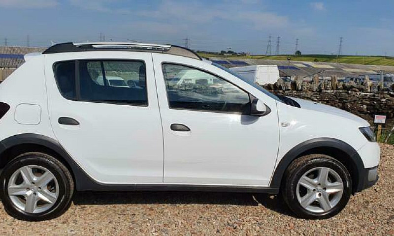 2014 Dacia Sandero 1...