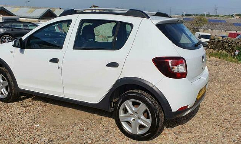 2014 Dacia Sandero 1...