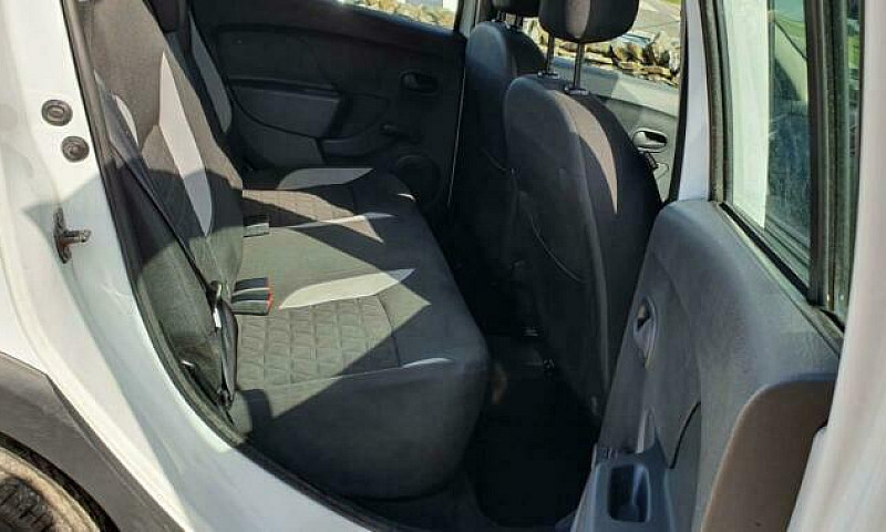 2014 Dacia Sandero 1...