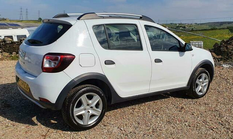 2014 Dacia Sandero 1...