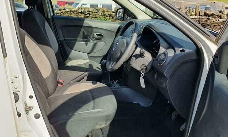 2014 Dacia Sandero 1...