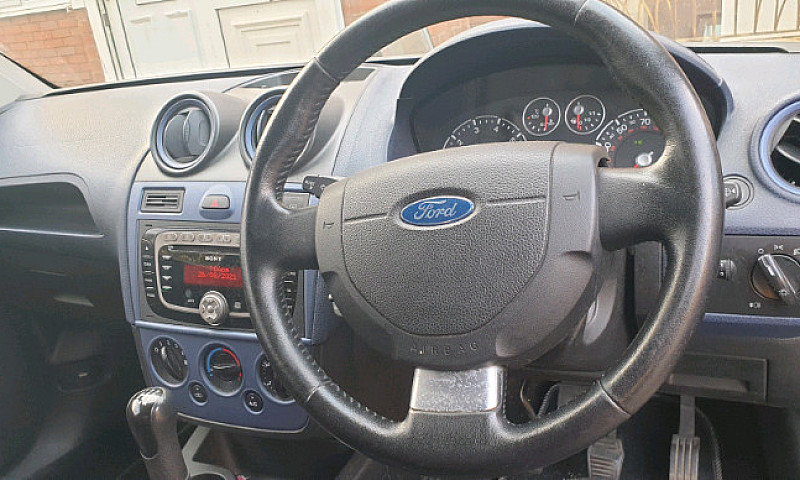 Ford Fiesta ...