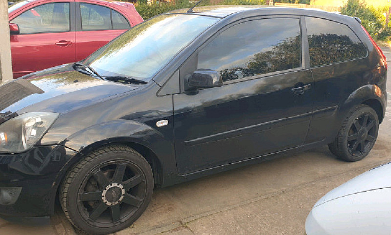 Ford Fiesta ...