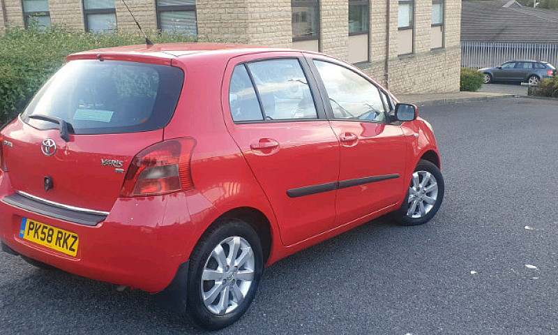 Toyota Yaris 1.0 Vvt...
