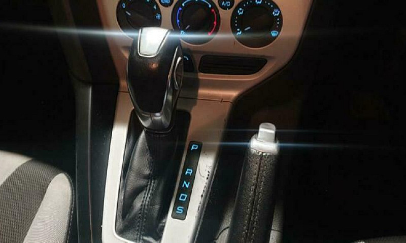 Ford Focus Auto Driv...