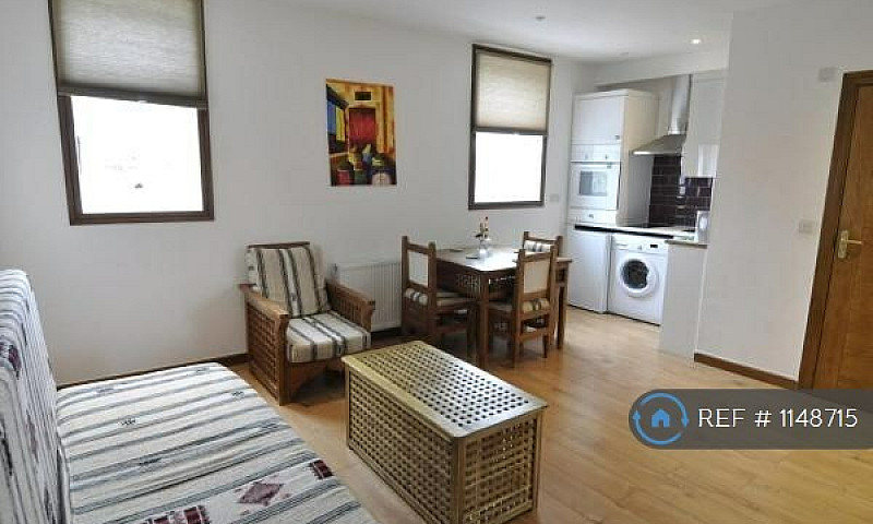 1 Bedroom Flat In Ke...