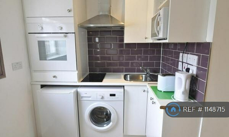 1 Bedroom Flat In Ke...