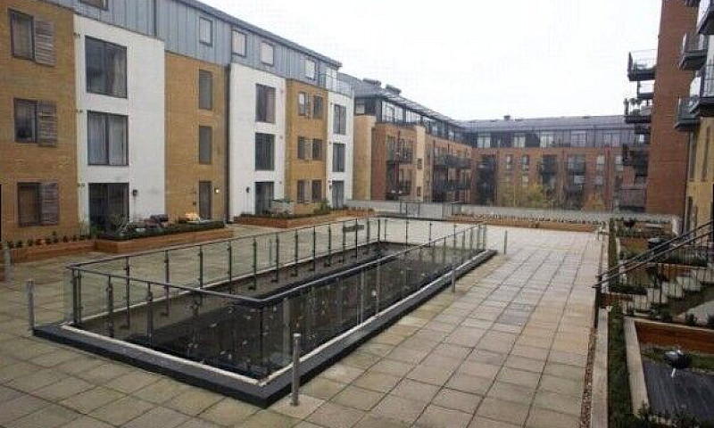 2 Bed Flat Brixton...