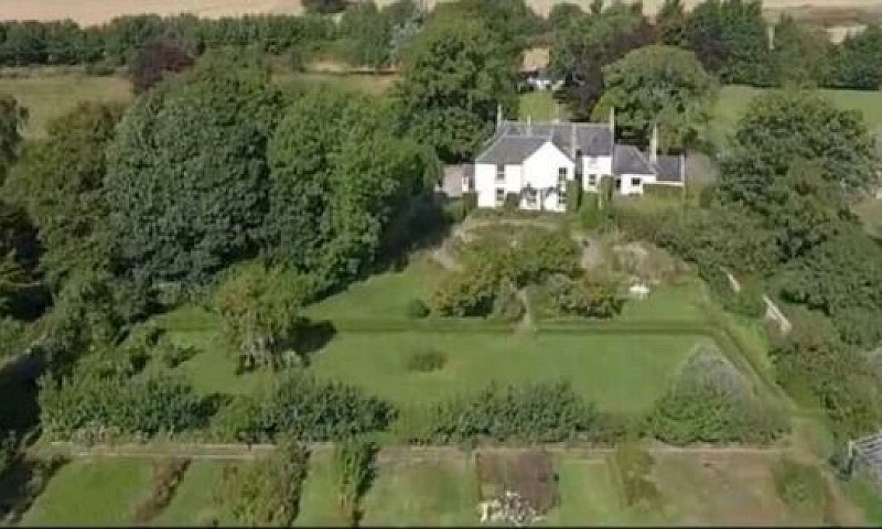 Country House On Nor...