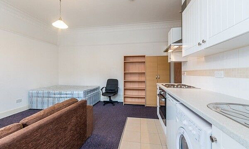 Charming Studio Flat...