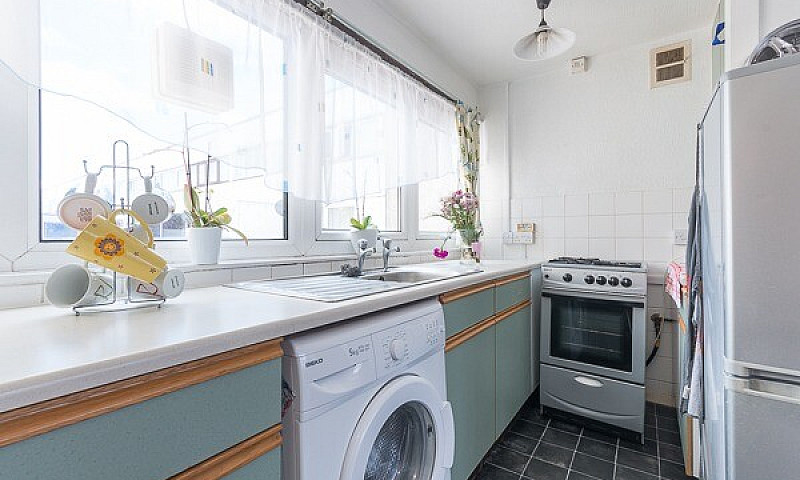 Lovely 1 Bed Flat In...