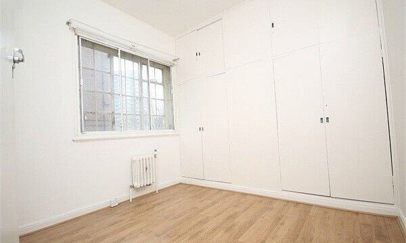 Massive 4 Bed Flat C...