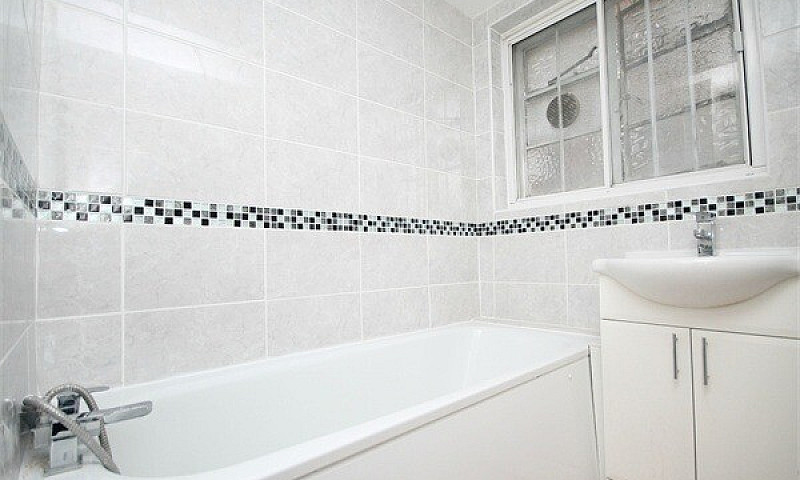 Spacious 4 Bed Flat ...