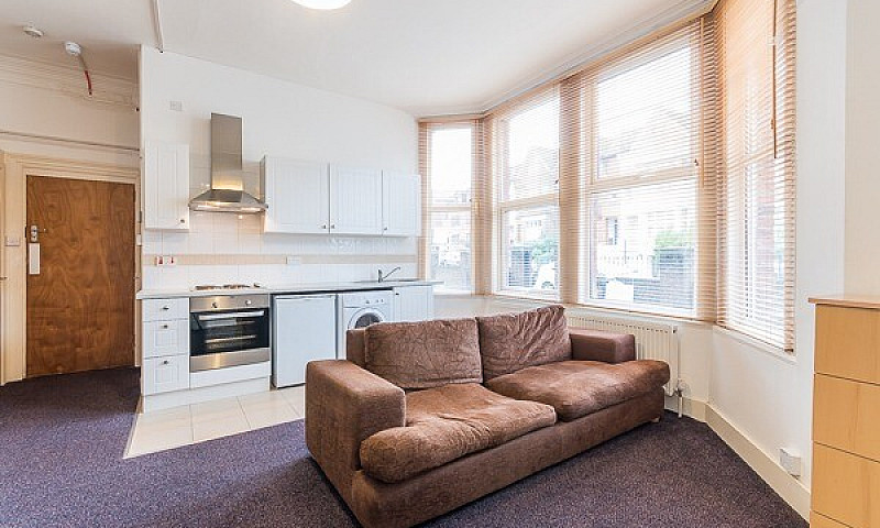 Charming Studio Flat...