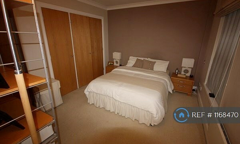 2 Bedroom Flat In Ea...