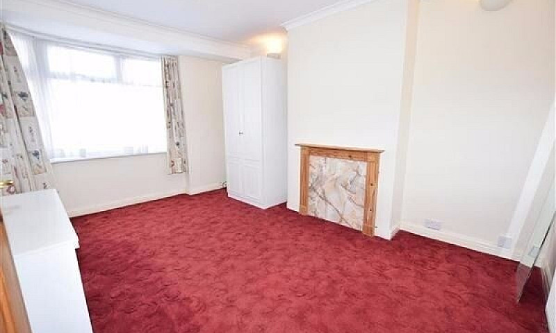 2 Bed 1St Floor Flat...