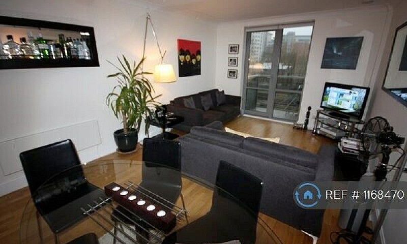 2 Bedroom Flat In Ea...