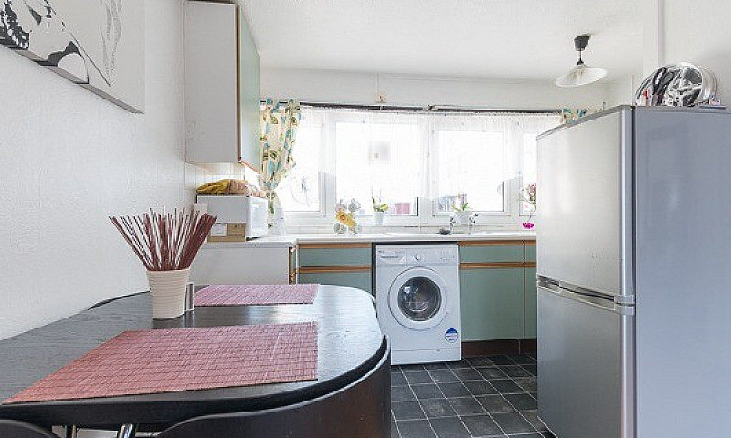Lovely 1 Bed Flat In...