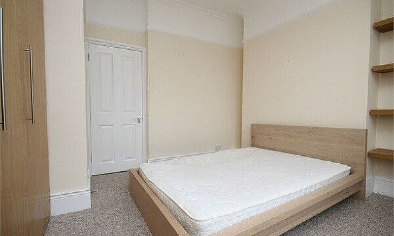 2 Beds 2 Baths Flat ...