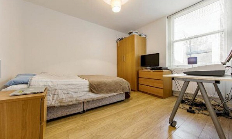 Stunning, Modern 2 B...