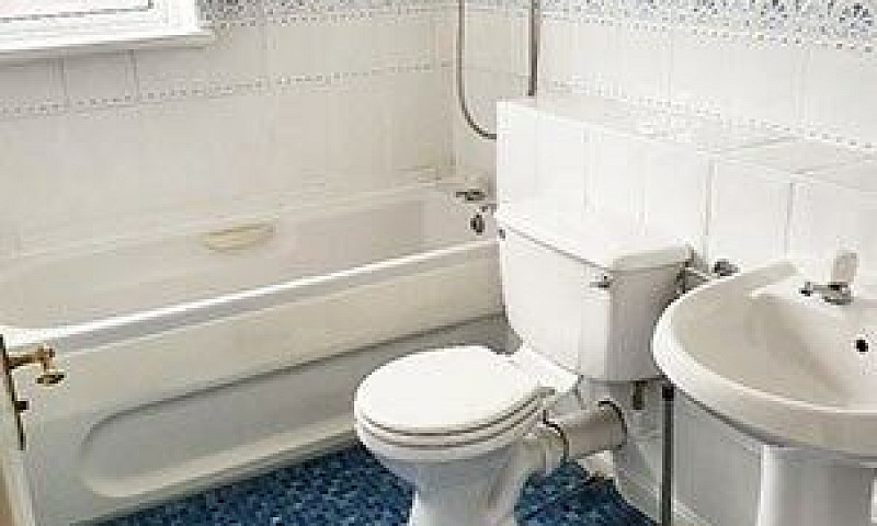 2 Bedroom Flat In Ha...