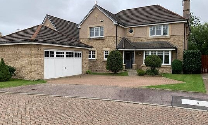 Detached 4 Bedroom F...