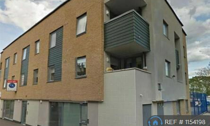 1 Bedroom Flat In Ta...