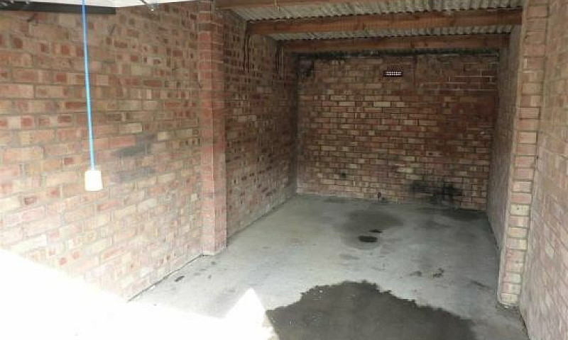 1 Bedroom House In G...