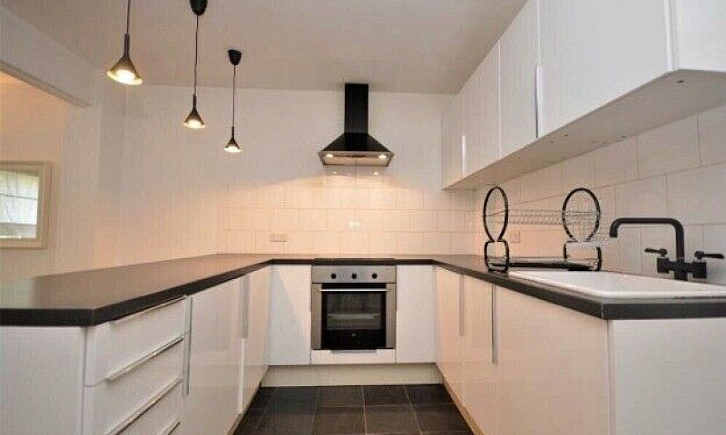 Stunning 1 Bedroom F...