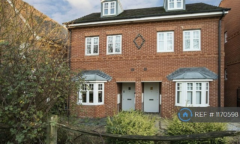 4 Bedroom House In S...
