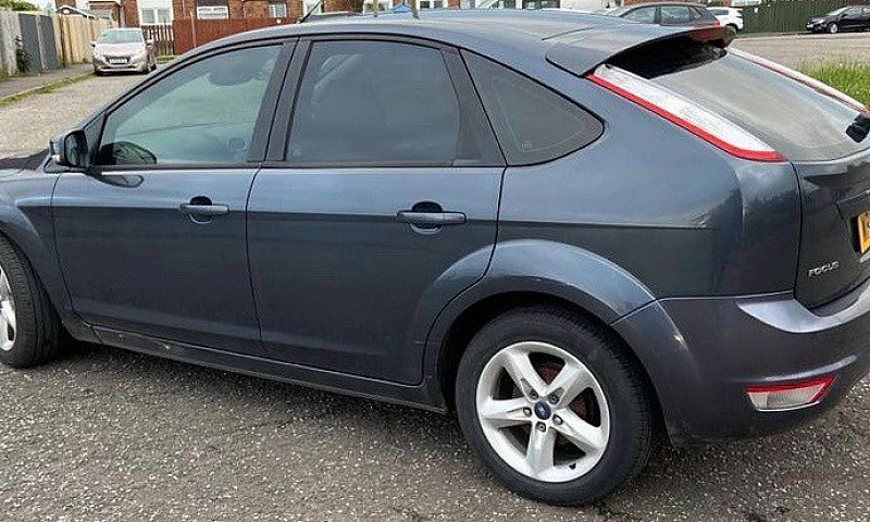 Ford Focus Zetec 1.8...